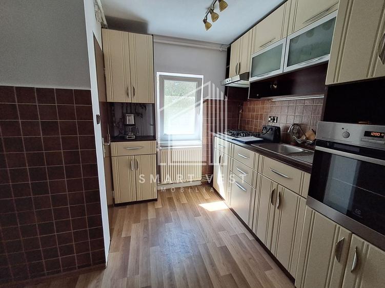 Apartament cu 4 camere decomandat în Micro 16