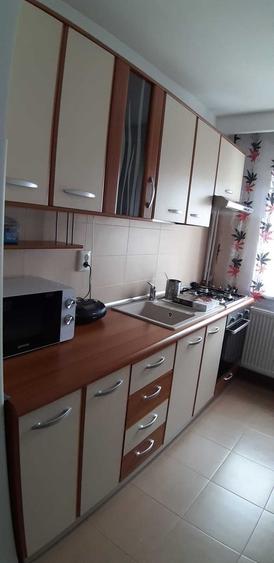 Garsonieră decomandată în Pietroasa