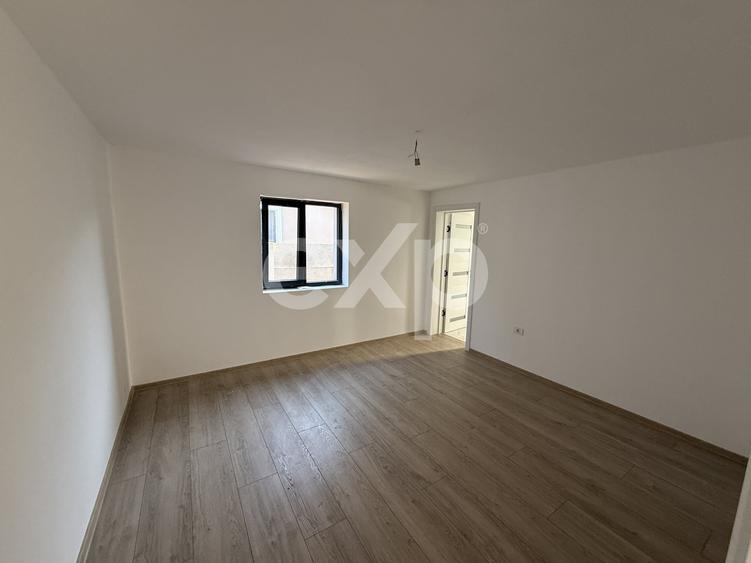 Casă individuală cu 4 camere cu Canalizare în Sânmihaiu Român