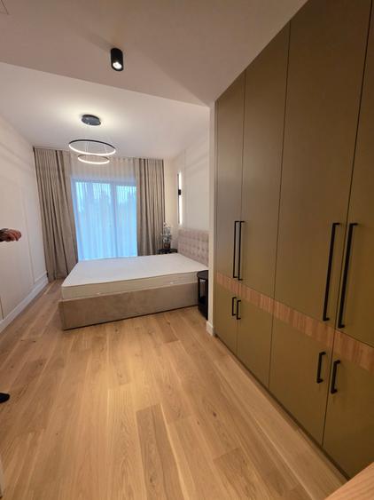 Apartament cu 3 camere semidecomandat în Străulești
