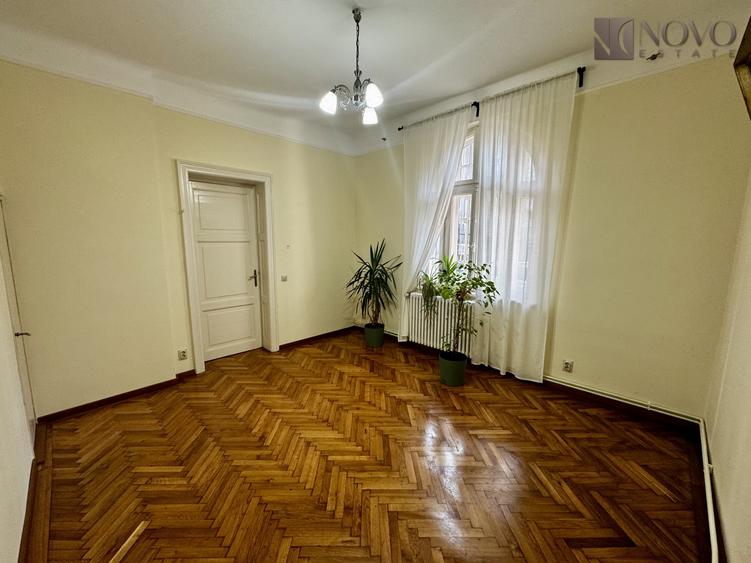 Apartament cu 4 camere decomandat în Cotroceni