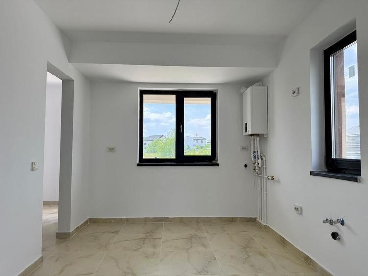 Duplex cu 3 camere cu Canalizare în Sud-Est