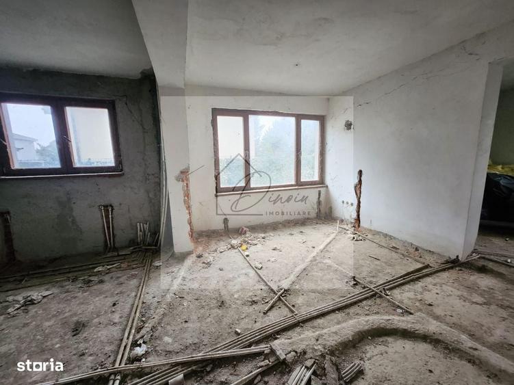 Casă cu 4 camere în Pipera