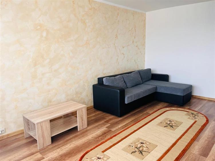 Apartament cu 3 camere decomandat, mobilat în Central