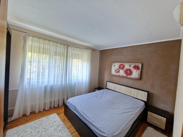 Apartament cu 3 camere decomandat în Rogerius