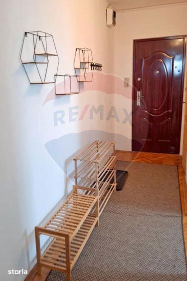 Apartament cu 2 camere de inchiriat zona 7 Noiembrie - 8