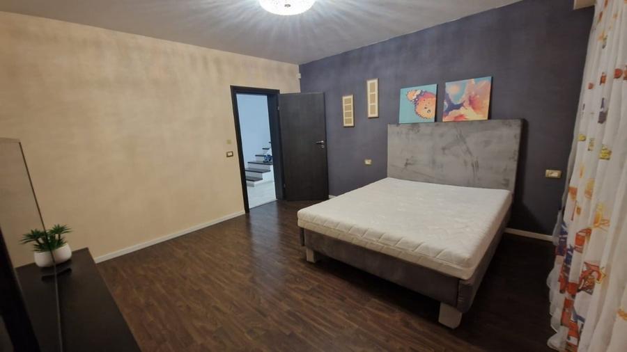 Casă individuală cu 4 camere cu Canalizare în Fundeni