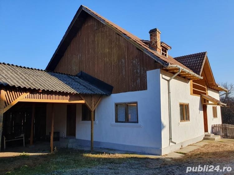 Casă cu 7 camere cu Teren 1362 Mp în Malu cu Flori