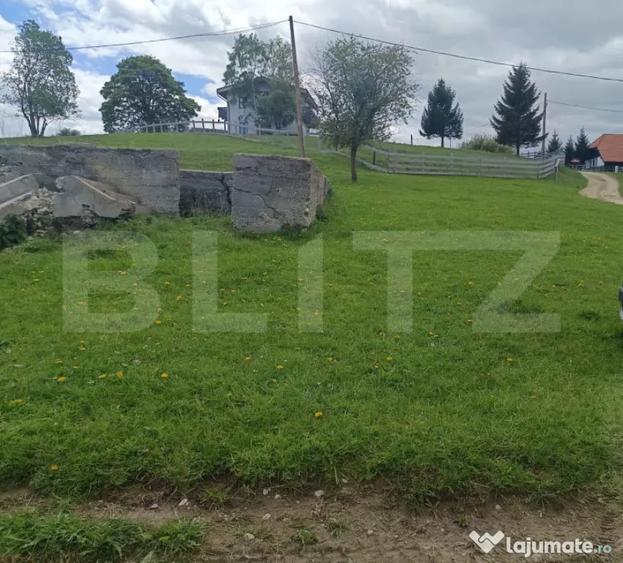 Casă cu 1 camere cu Teren 1093 Mp în Peștera