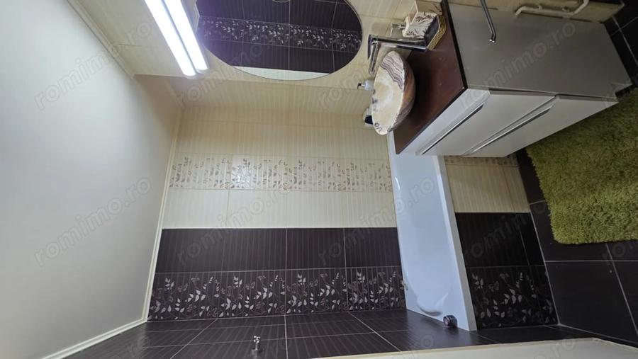 Apartament cu 3 camere decomandat în Alfa