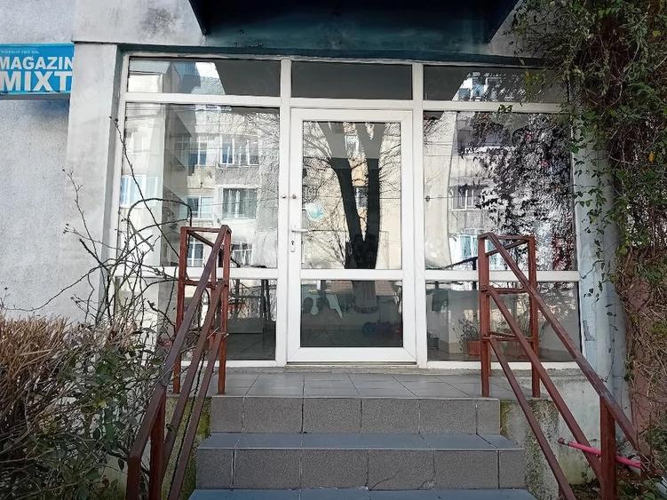 Spațiu comercial, de 42 mp, în Sud