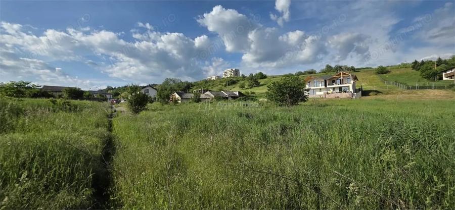 Teren de 800 mp, în Valea