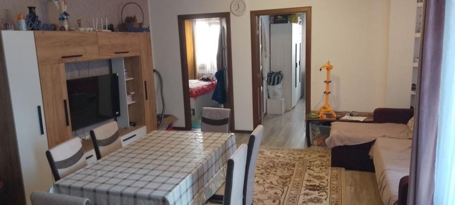 Apartament cu 3 camere semidecomandat în Florești