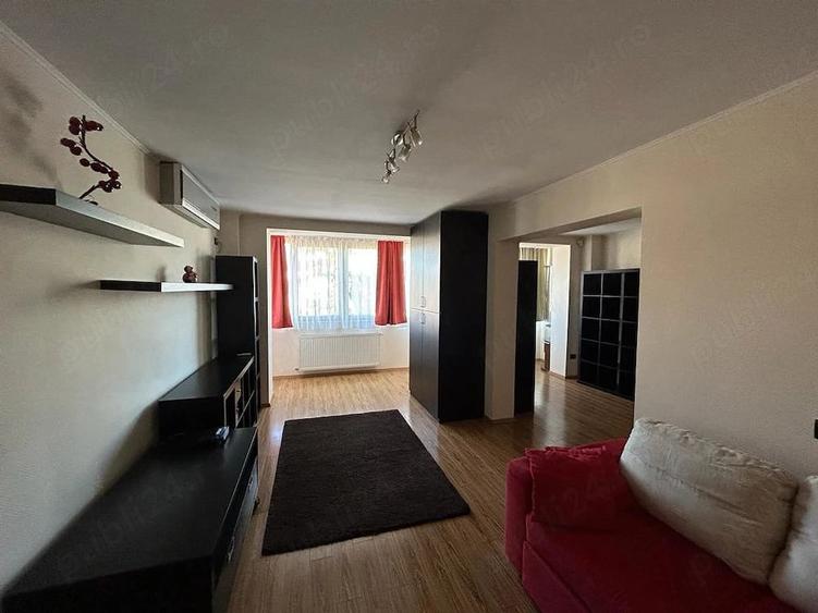 Apartament cu 4 camere semidecomandat în Podgoria