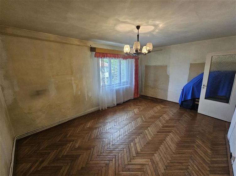 Apartament cu 2 camere decomandat în Micro IV
