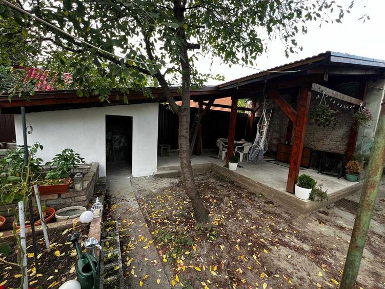 Casă cu 2 camere în Libertății