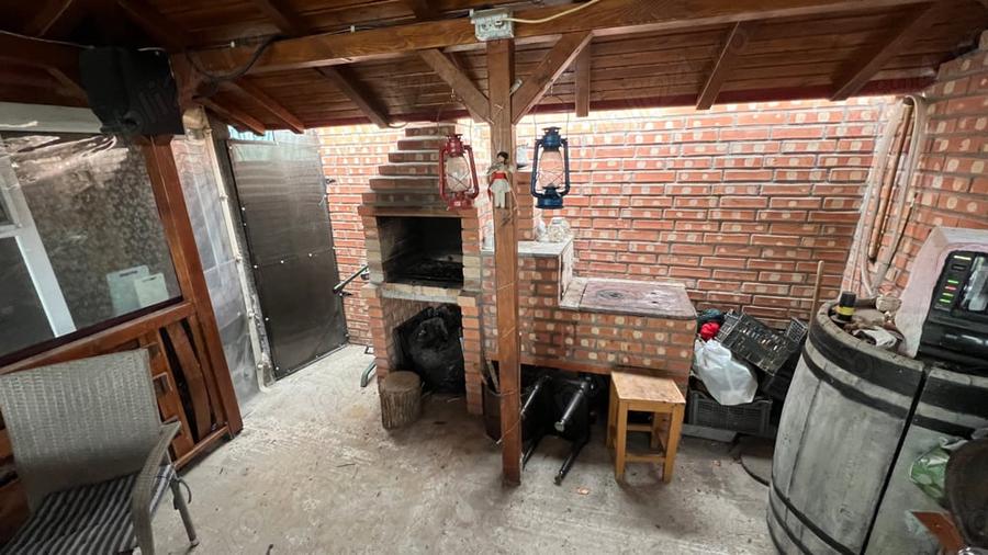 Casă cu 4 camere cu Teren 317 Mp în Piața Nouă