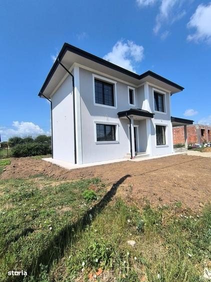 Casă cu 4 camere cu Teren 375 Mp în Valea Ursului
