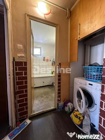 Apartament cu 3 camere decomandat, mobilat în Vitan