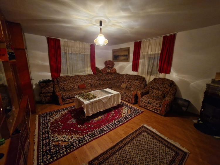 Casă cu 3 camere în Central