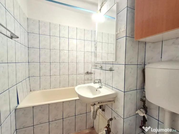 Apartament cu 2 camere decomandat în Tei