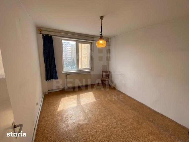 Apartament cu 3 camere semidecomandat în Griviței