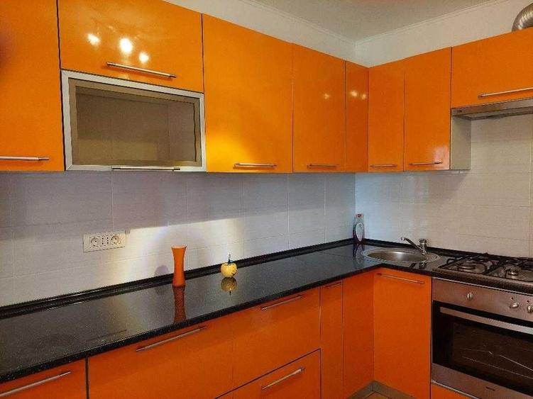 Apartament cu 2 camere decomandat în Km 4