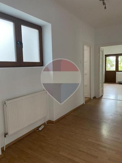 Casă individuală cu 4 camere cu Teren 120 Mp în Ferdinand