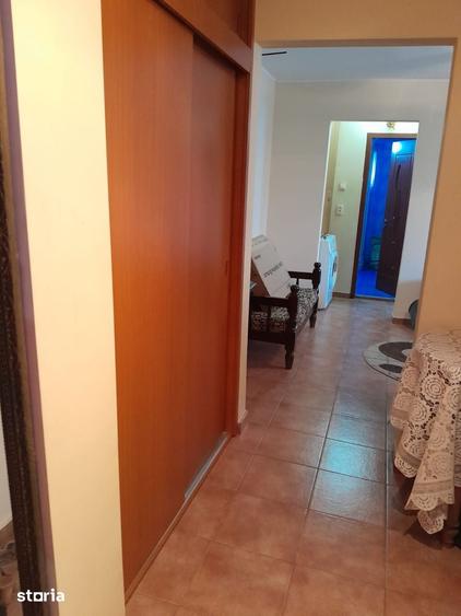 Apartament cu 3 camere decomandat în Exterior Vest