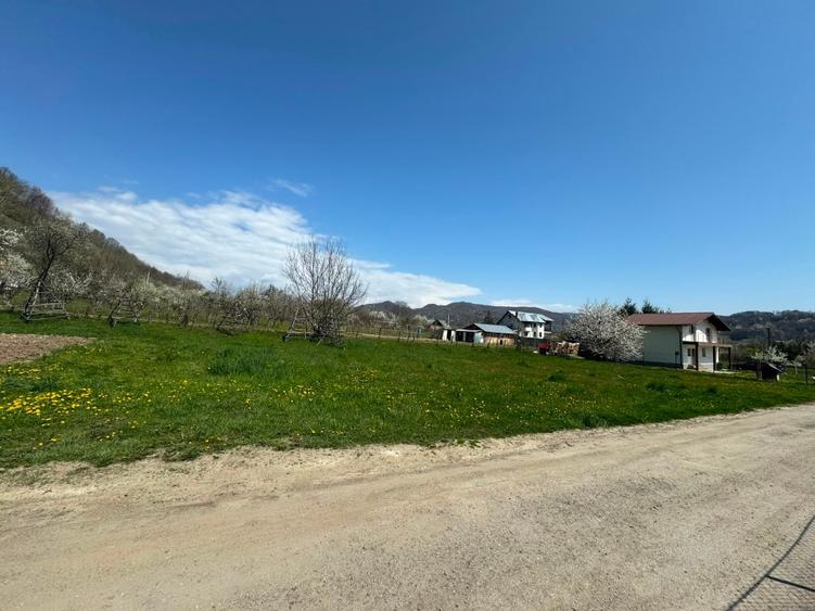 Teren Construcții intravilan de 1420 mp, în Oeștii Ungureni