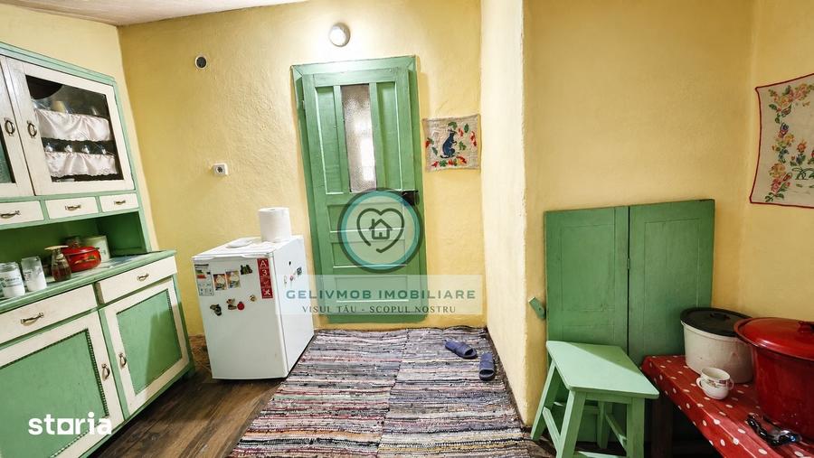 Casă cu 4 camere cu Teren 330 Mp în Malamuc