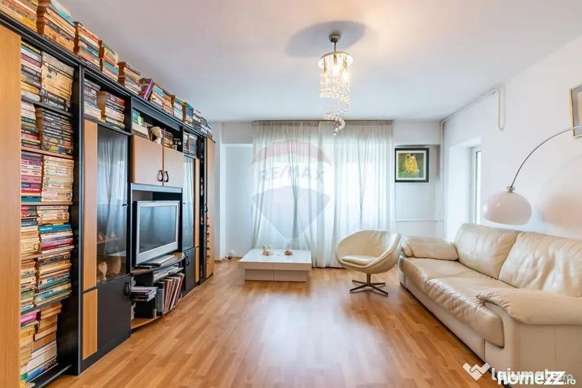 Apartament cu 3 camere decomandat în Calea Călărașilor