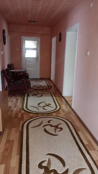 Casă cu 4 camere în Vulcan