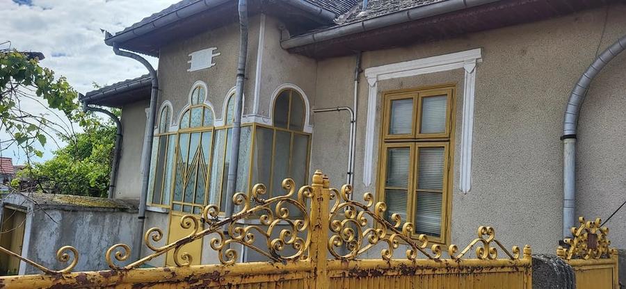 Casă cu Teren 1000 Mp în Maglavit
