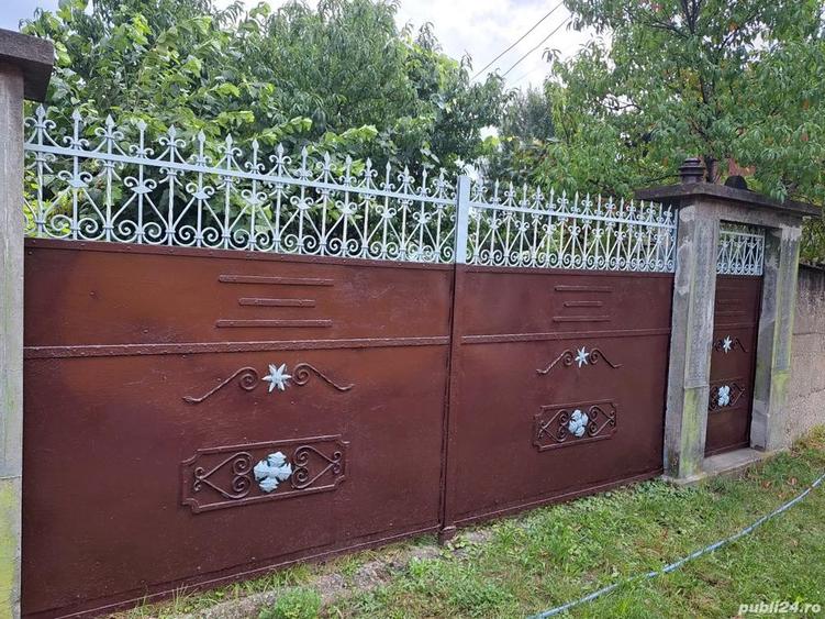 Casă cu 3 camere în Luncșoara