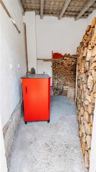 Casă cu 6 camere cu Teren 249 Mp în Rogerius