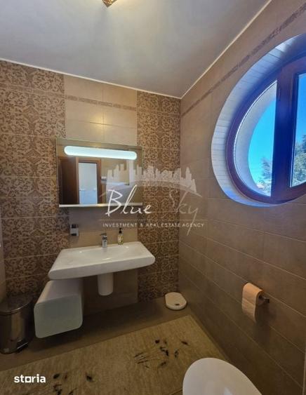 Casă cu 6 camere cu Teren 1642 Mp în Central