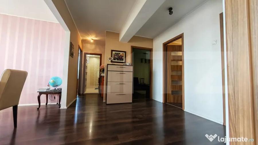 Apartament 4 camere decomandat, etaj intermediar, Splaiul Cr - 2