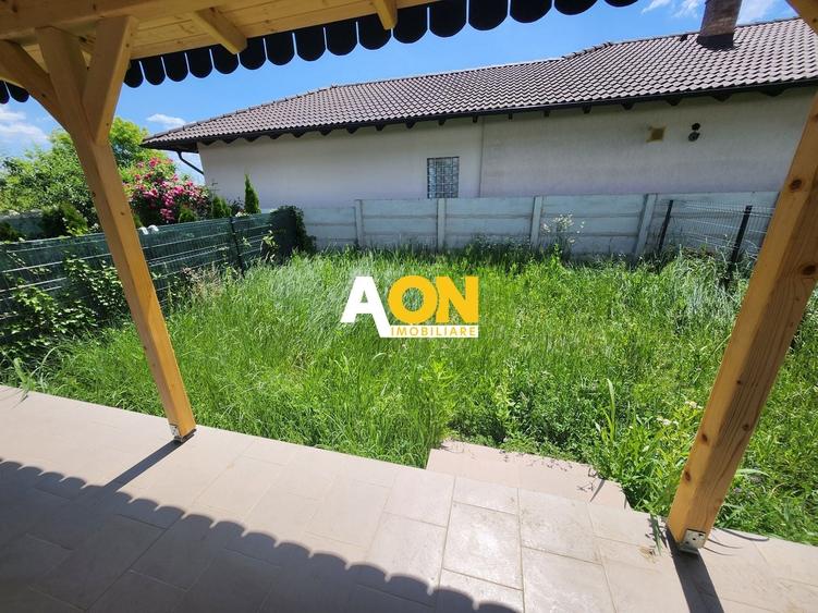 Casă cu 4 camere cu Canalizare în Micești