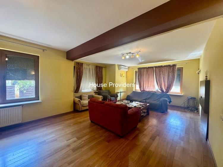 Casă cu 5 camere cu Canalizare în Central