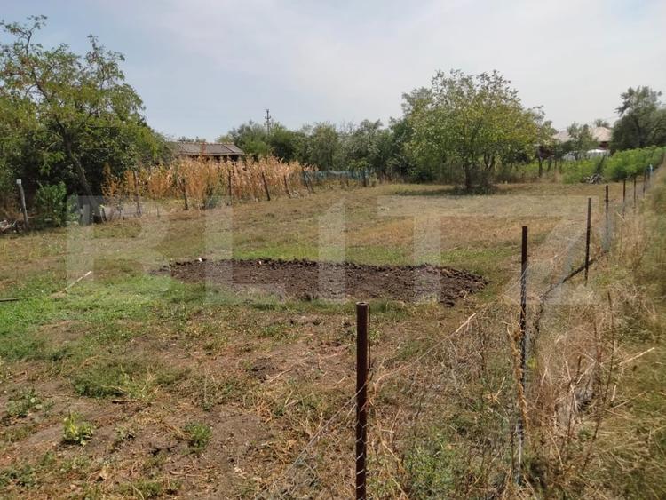 Casă individuală cu 4 camere cu Teren 2300 Mp în Vârvor