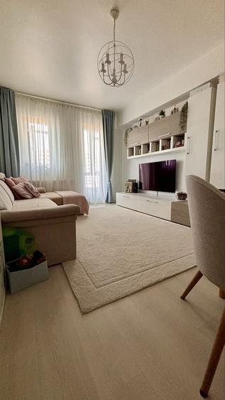 Apartament cu 3 camere decomandat în Central