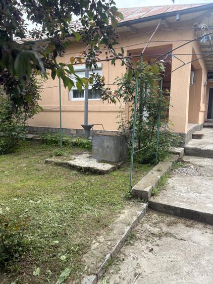 Casă cu 4 camere în