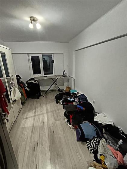 Apartament cu 3 camere decomandat în Apollo