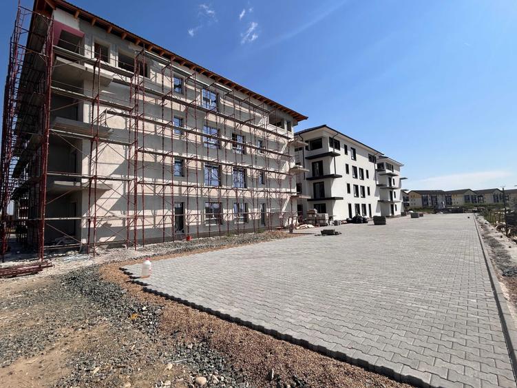 Apartament cu 2 camere decomandat în Giroc