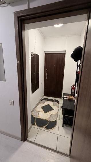 Apartament cu 5 camere decomandat, mobilat în Băneasa