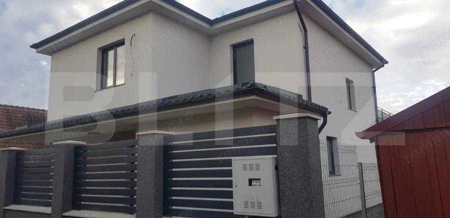 Casă cu 5 camere cu Teren 739 Mp în Apahida