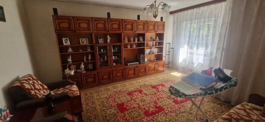Apartament cu 3 camere decomandat, mobilat în 1 Mai