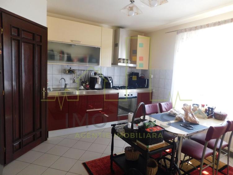 Casă individuală cu 4 camere cu Piscina în Braytim