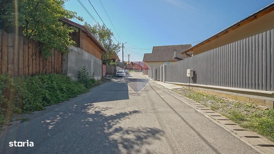 Casă cu 3 camere în Tărlungeni